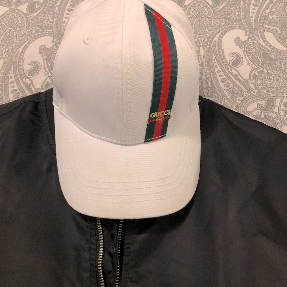 Gucci hat white great condition